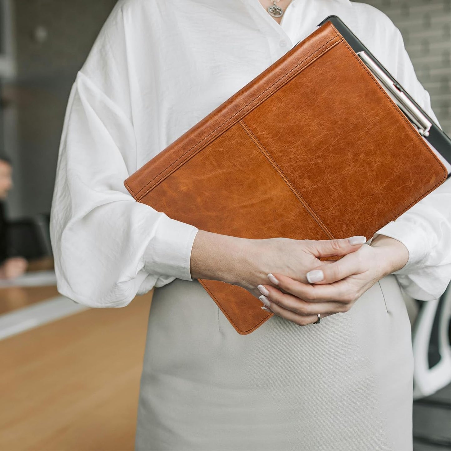 Genuine Leather Portfolio with 3 Ring Binder, Full Grain Leather Padfolio Zippered, A4 Notebook Holder Laptop Sleeve Professional Folder Organizer Gift for Men and Women, Brown, Oil Tanned