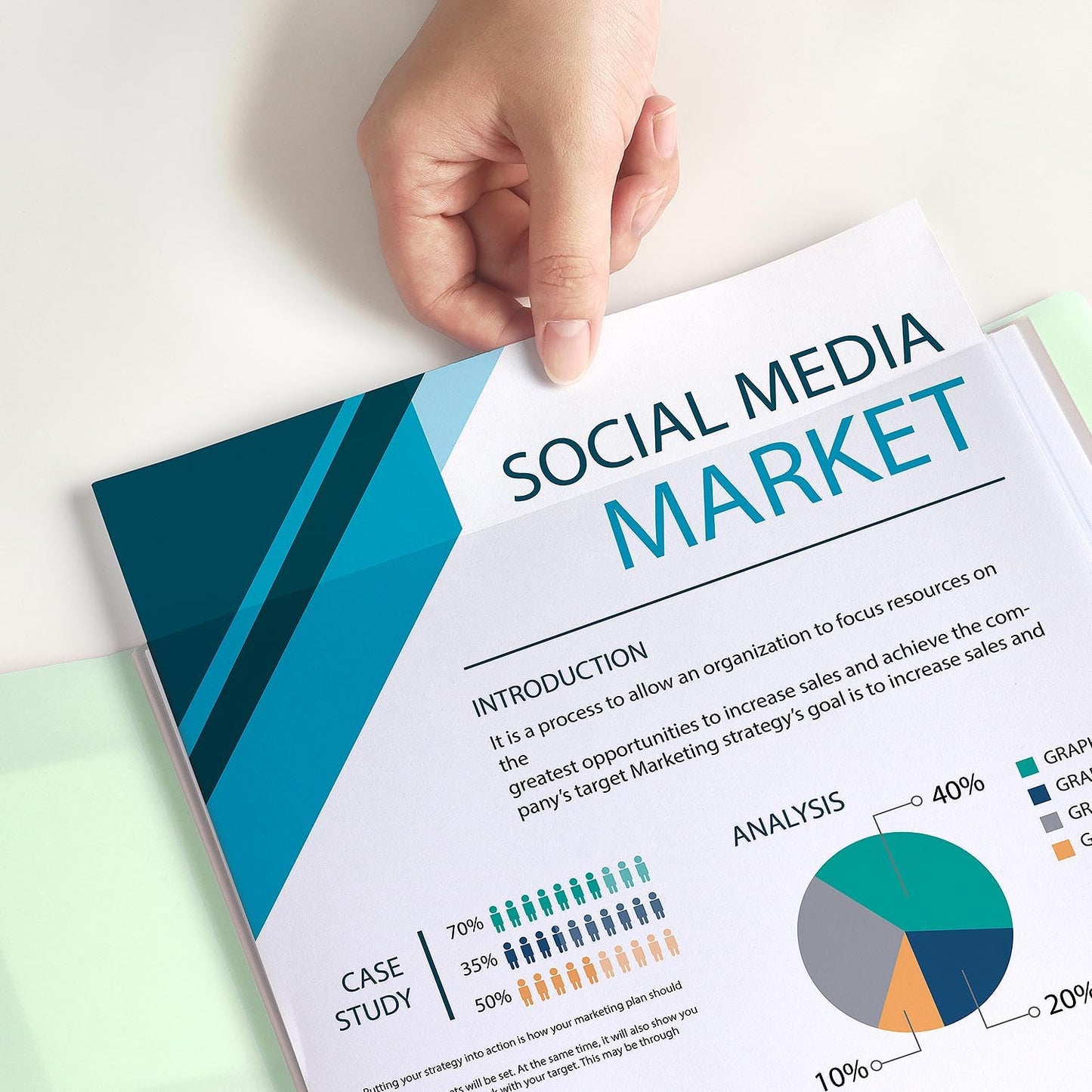 Tamaki Portfolio Binder with Plastic Sleeves, Pocket Portfolio Folder with Clear Sheet Protectors, Display 60 Pages Book, Presentation Book for Artwork, Document Organizer, 1 Pack (Green)