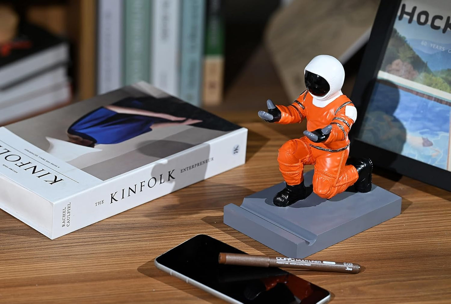 Astronaut Resin Pen Holder, Mobile Phone Stand, Device Stand, Desk Organizer Decorative Pen Holder (Orange&Black)