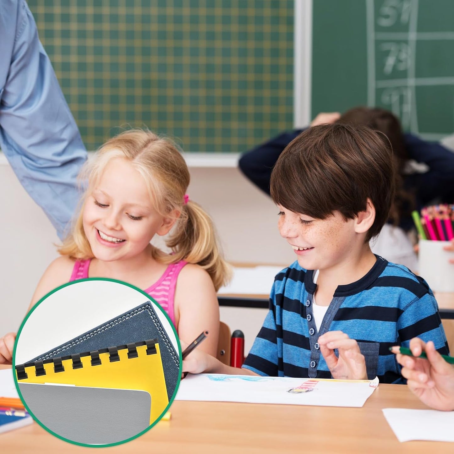 Maitys 300 Pcs Plastic Binding Combs Bulk 19 Ring Comb Spines Letter Size Spiral Binding for Notebook Calendar Picture(3/8 Inch,Black)