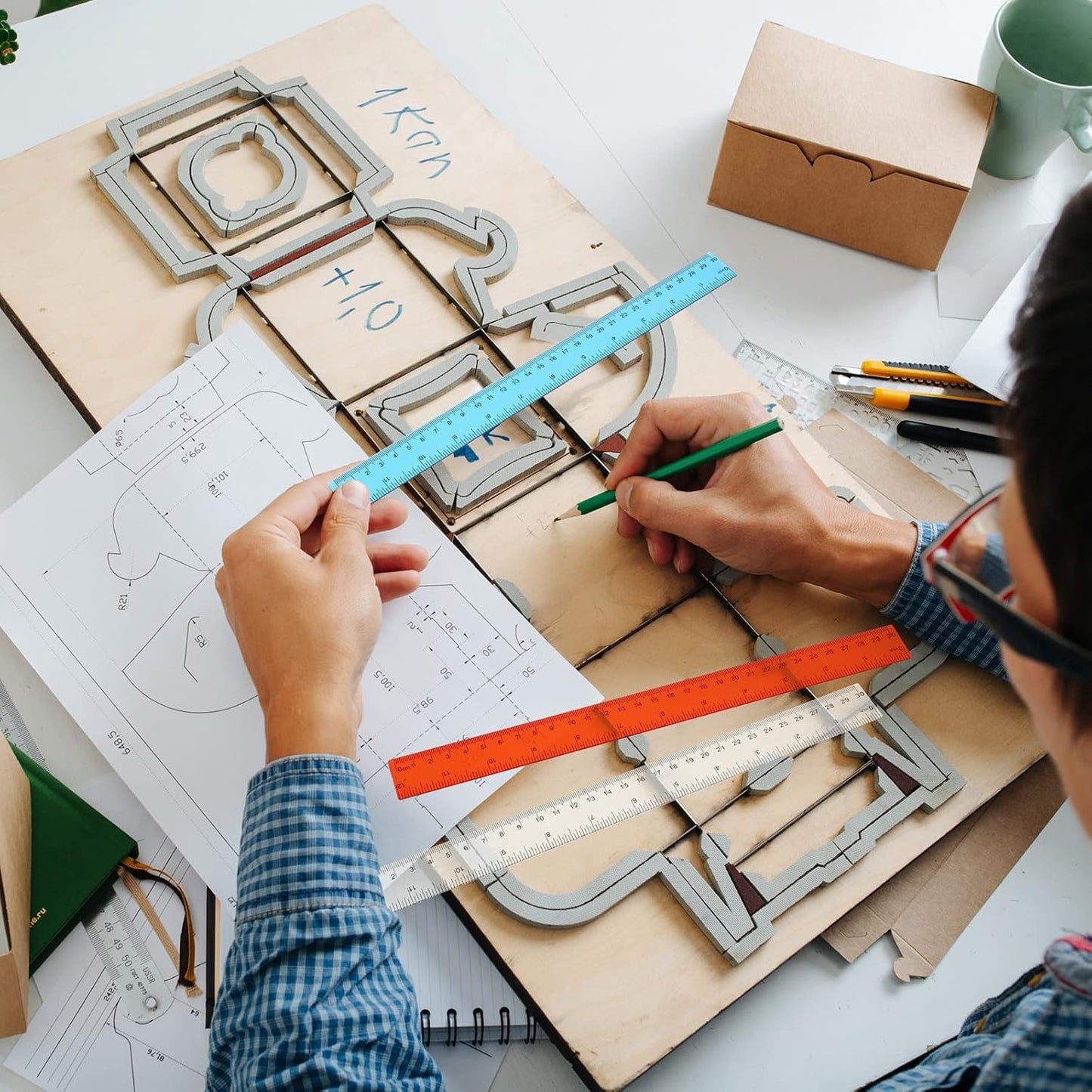 Fumete 600 Pack 12 Inch Plastic Rulers Bulk for Classroom Back to School Supplies Flexible Transparent Assorted Color Ruler with Centimeters and Inches for Office Teacher Student